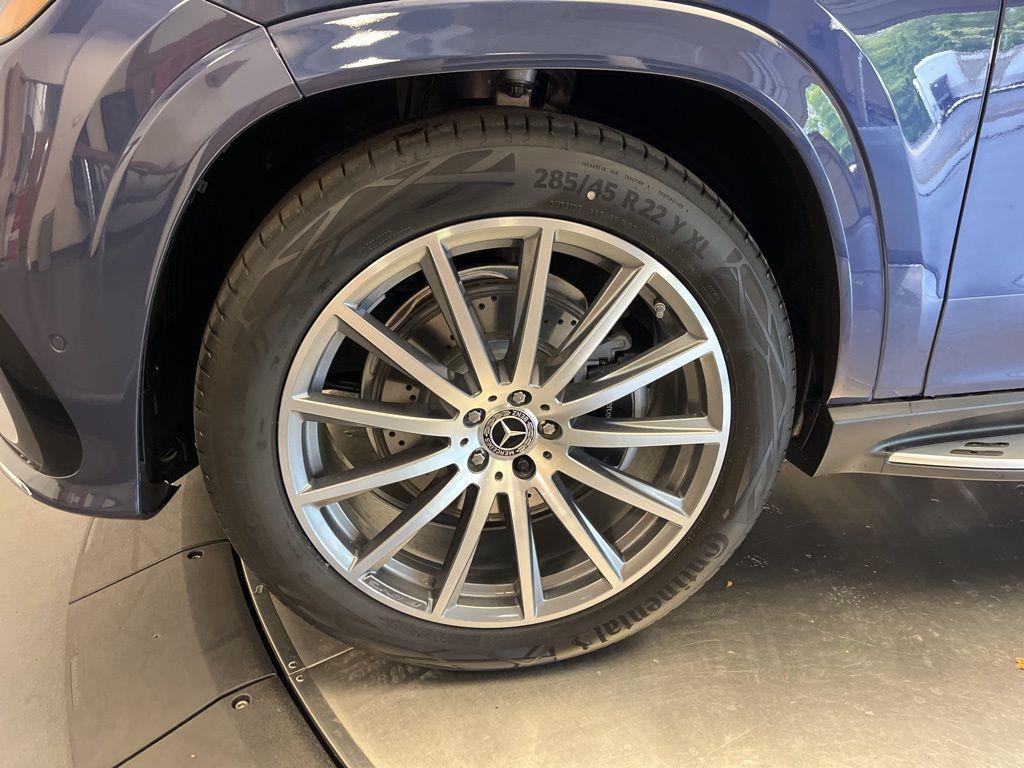new 2026 Mercedes-Benz GLS 580 car, priced at $121,420