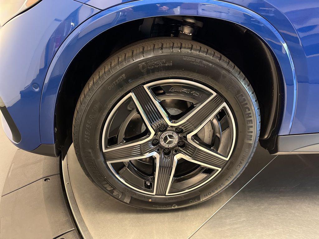 new 2026 Mercedes-Benz GLC 300 car, priced at $58,985