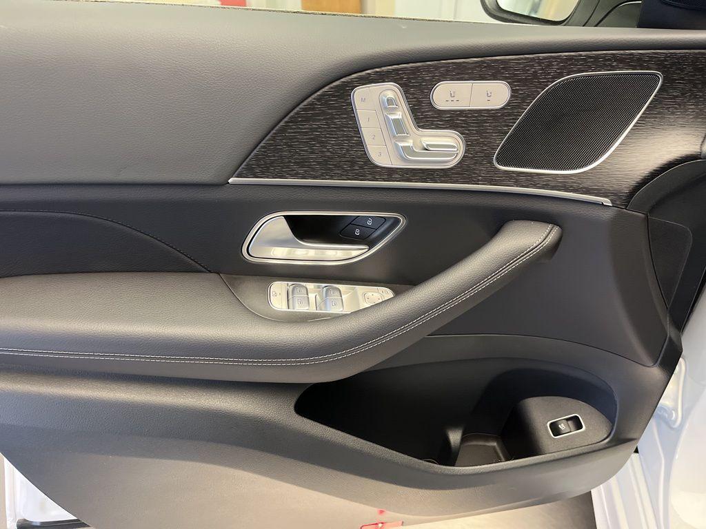 new 2026 Mercedes-Benz GLE 450 car, priced at $79,110