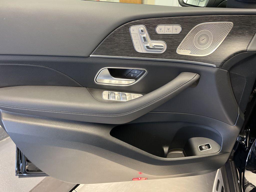 new 2026 Mercedes-Benz GLS 450 car, priced at $93,845