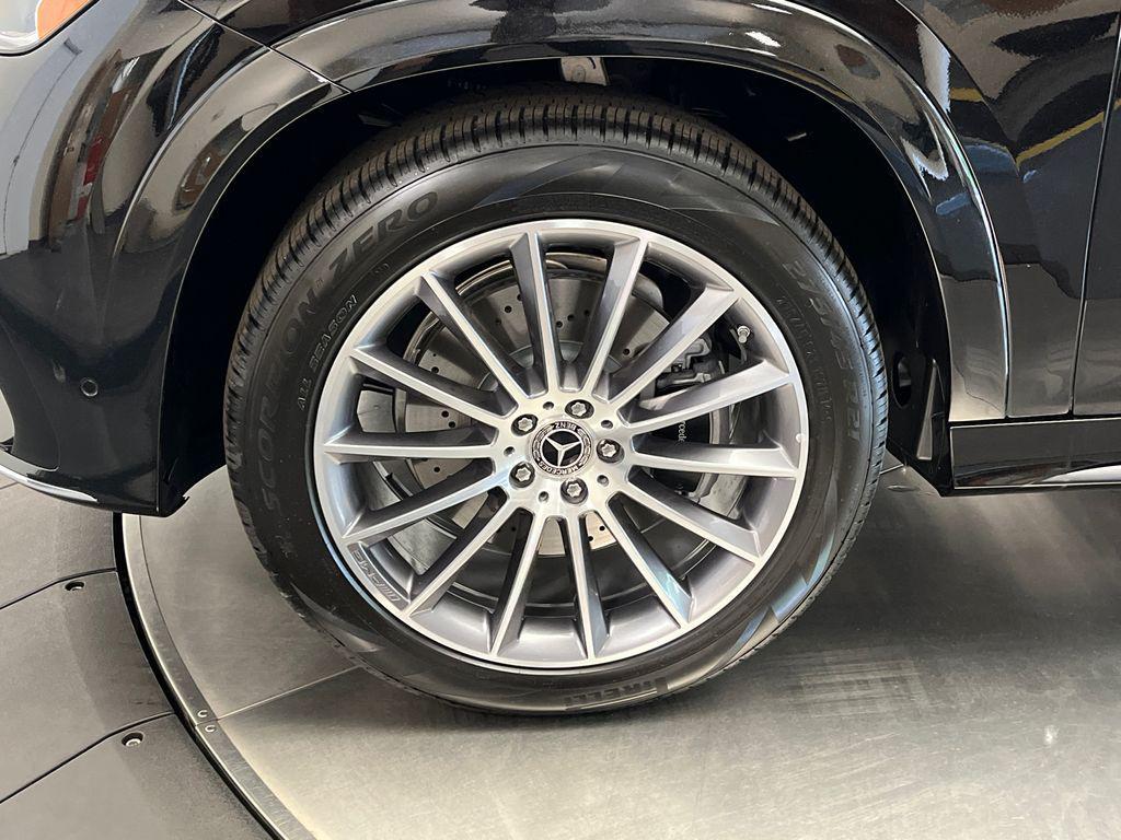 new 2025 Mercedes-Benz GLE 580 car, priced at $93,465