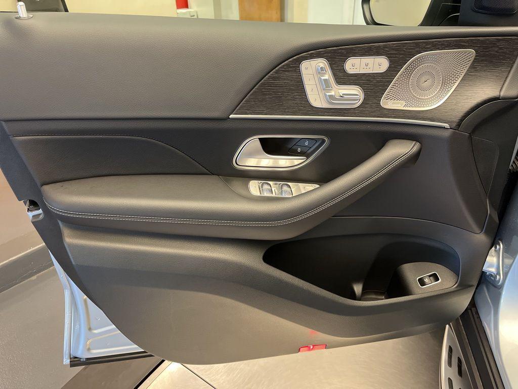 new 2026 Mercedes-Benz GLS 450 car, priced at $96,600