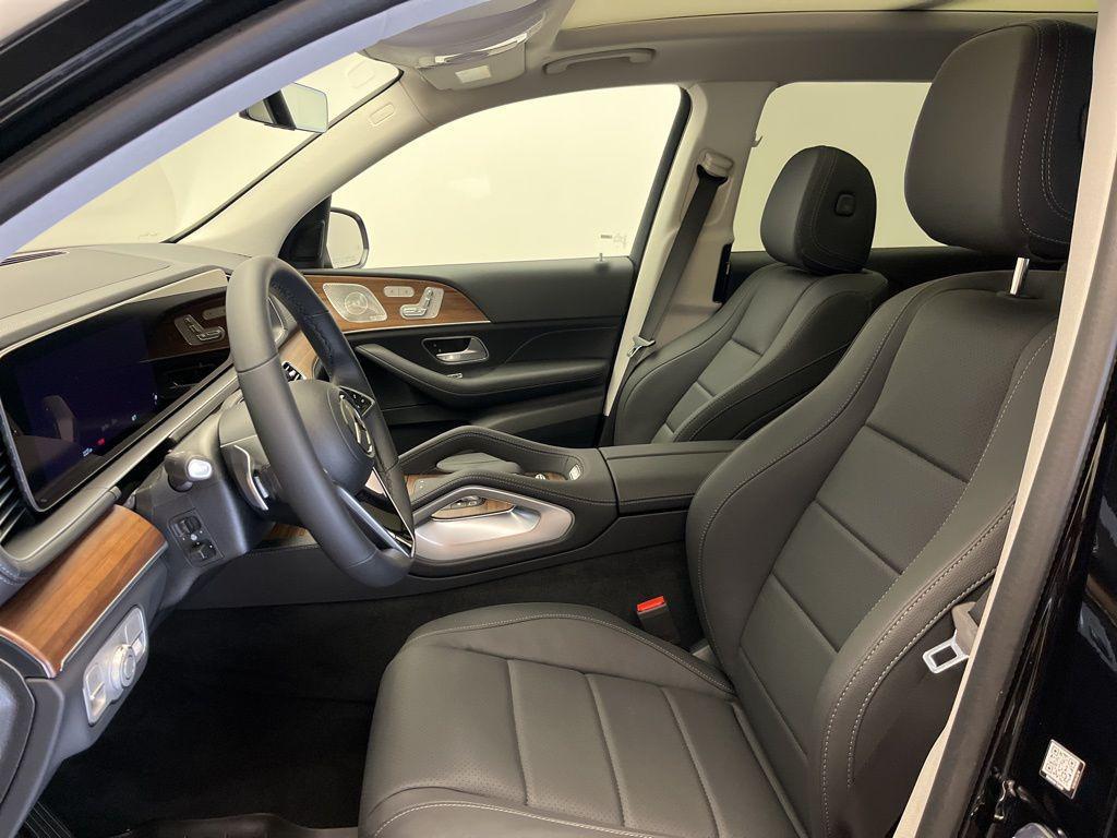 new 2026 Mercedes-Benz GLS 450 car, priced at $92,300