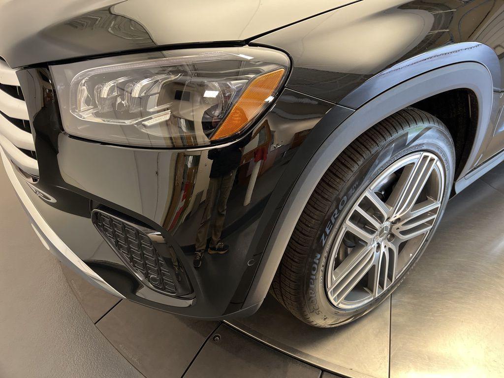 new 2026 Mercedes-Benz GLS 450 car, priced at $92,300
