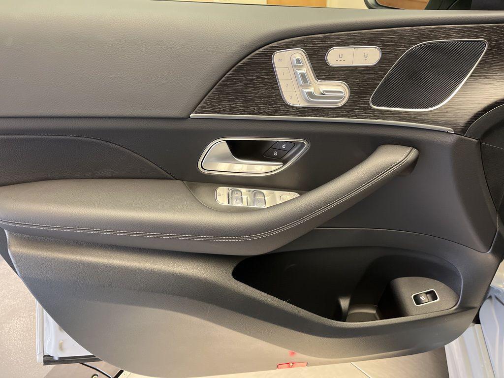 new 2026 Mercedes-Benz GLE 450 car, priced at $82,360