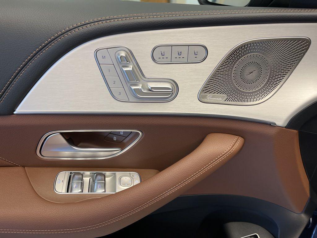 new 2026 Mercedes-Benz GLS 580 car, priced at $119,670