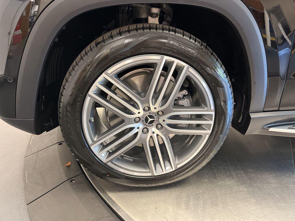 new 2026 Mercedes-Benz GLS 450 car, priced at $92,435
