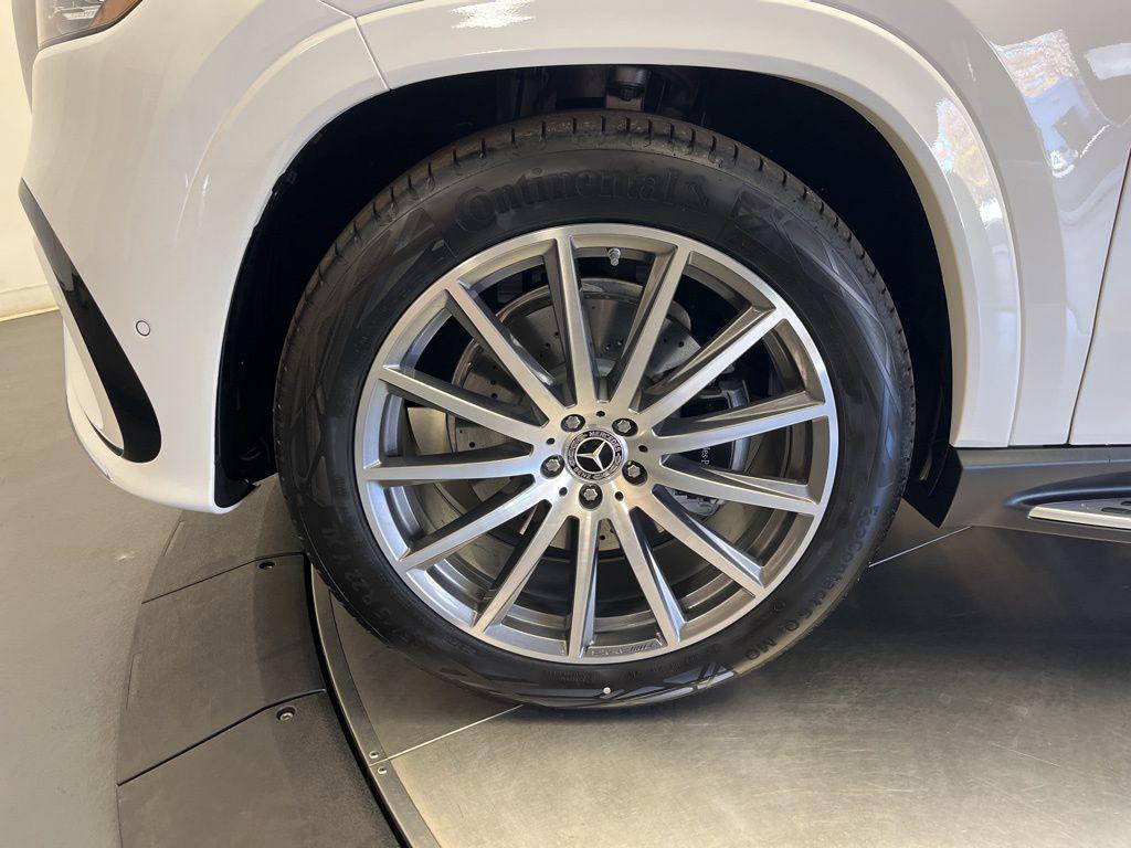 new 2026 Mercedes-Benz GLS 580 car, priced at $119,875