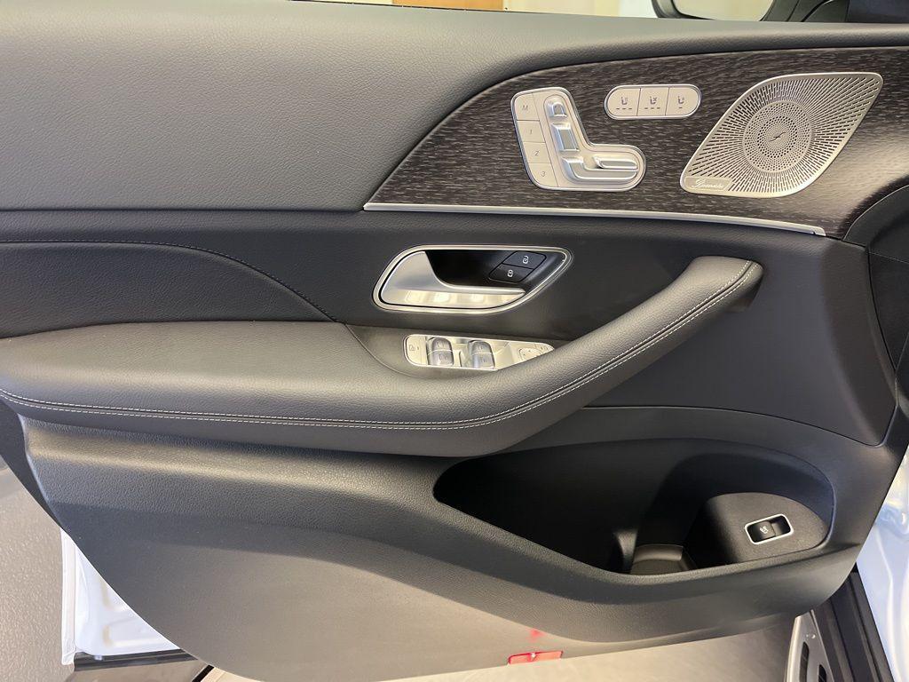 new 2026 Mercedes-Benz GLS 580 car, priced at $119,875