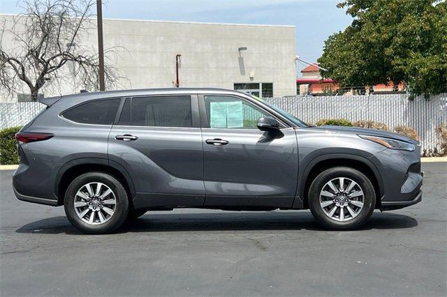 used 2024 Toyota Highlander car, priced at $40,822