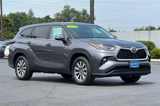 used 2024 Toyota Highlander car, priced at $40,822