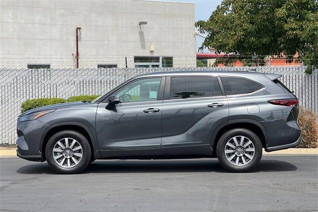 used 2024 Toyota Highlander car, priced at $40,822