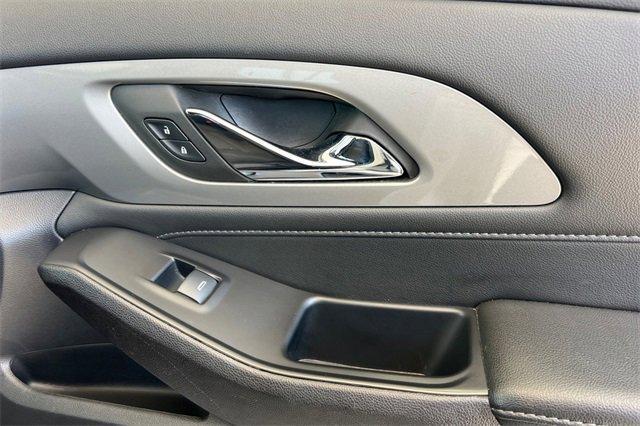 used 2023 Chevrolet Traverse car, priced at $27,980