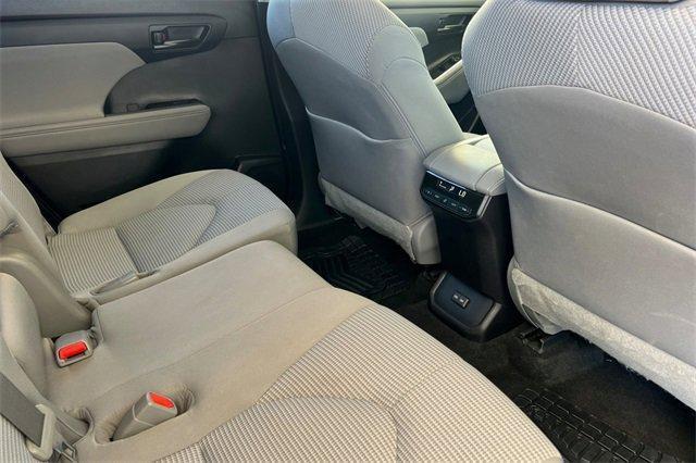 used 2023 Toyota Highlander car, priced at $30,978
