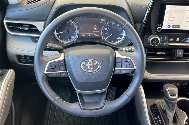 used 2023 Toyota Highlander car, priced at $30,978