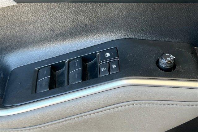 used 2023 Toyota Highlander car, priced at $30,978