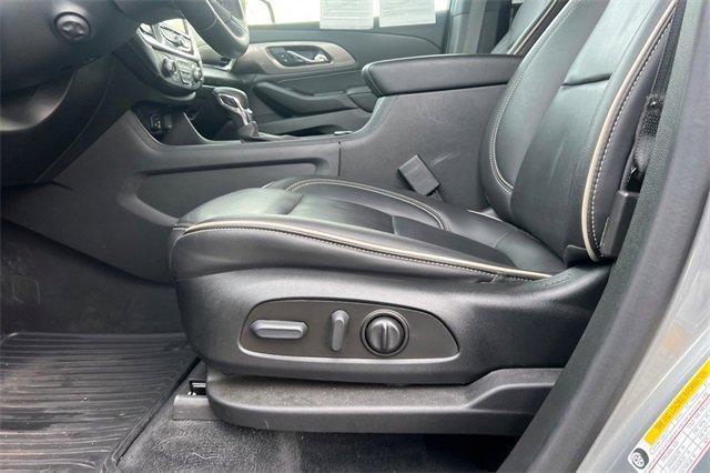 used 2023 Chevrolet Traverse car, priced at $38,556