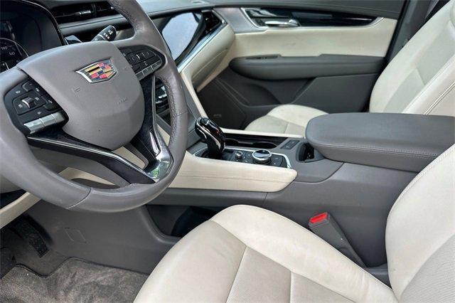 used 2024 Cadillac XT6 car, priced at $49,966