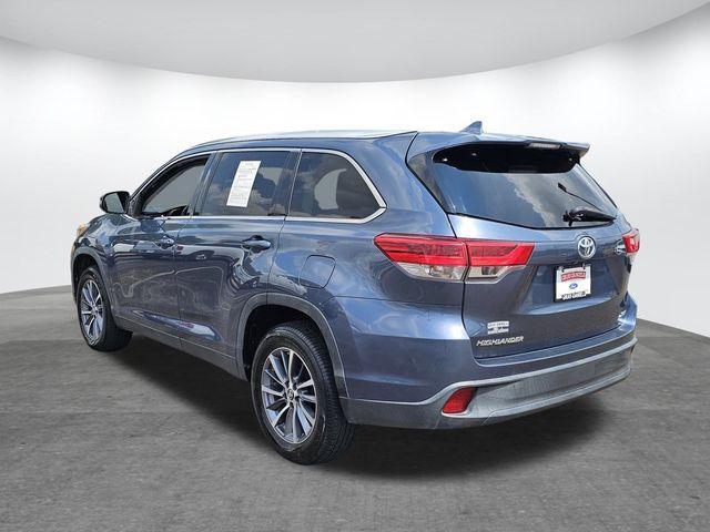 used 2019 Toyota Highlander car, priced at $21,900