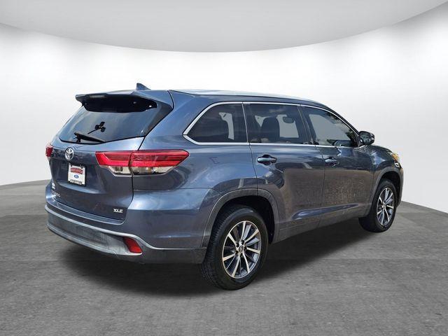 used 2019 Toyota Highlander car, priced at $21,900
