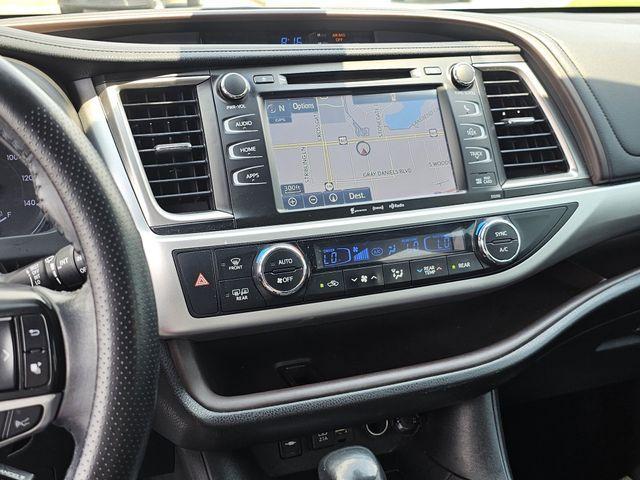 used 2019 Toyota Highlander car, priced at $21,900