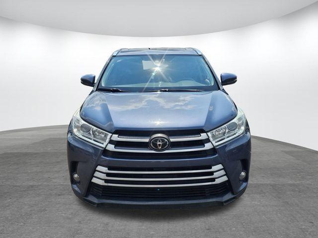 used 2019 Toyota Highlander car, priced at $21,900
