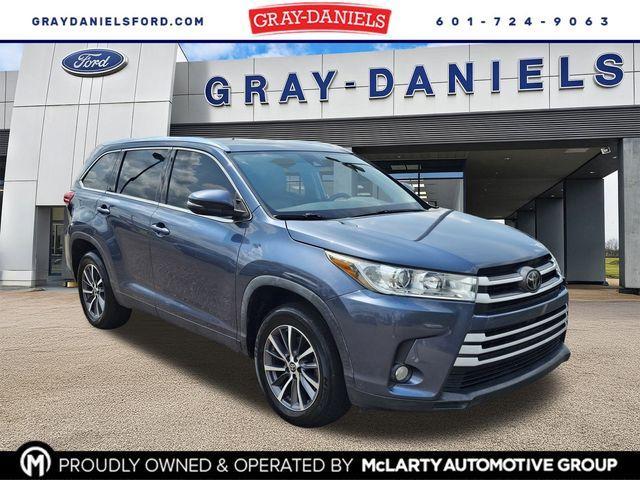used 2019 Toyota Highlander car, priced at $21,900
