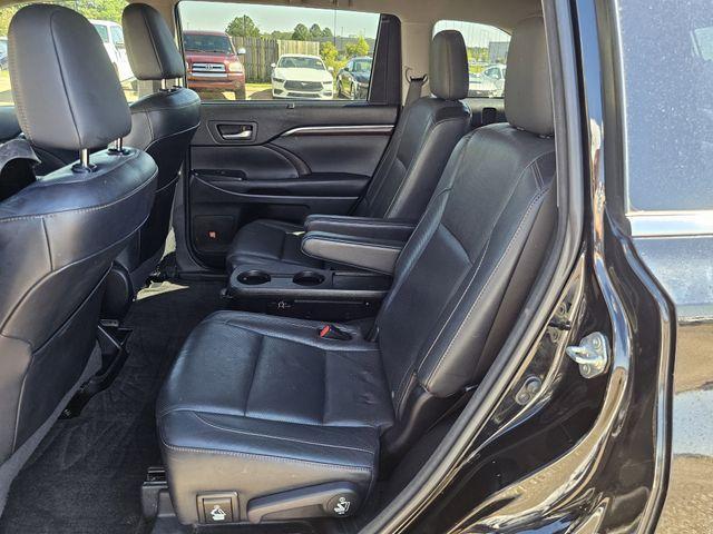 used 2015 Toyota Highlander car, priced at $11,500