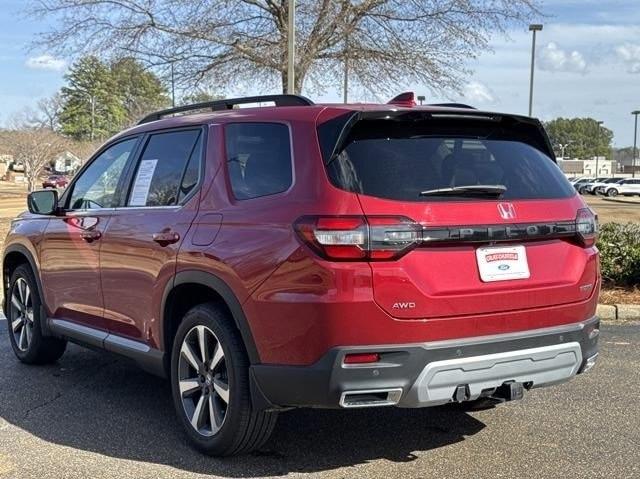 used 2025 Honda Pilot car, priced at $45,100