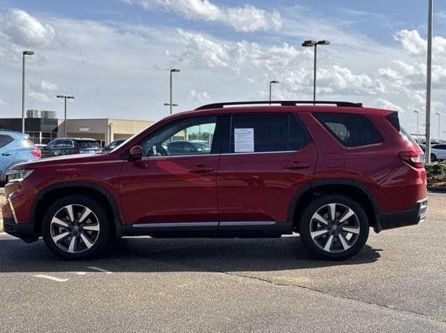 used 2025 Honda Pilot car, priced at $45,100