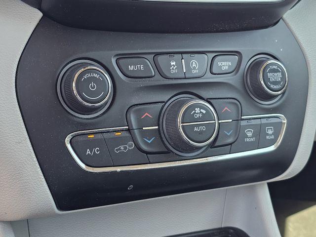 used 2021 Jeep Cherokee car, priced at $15,500