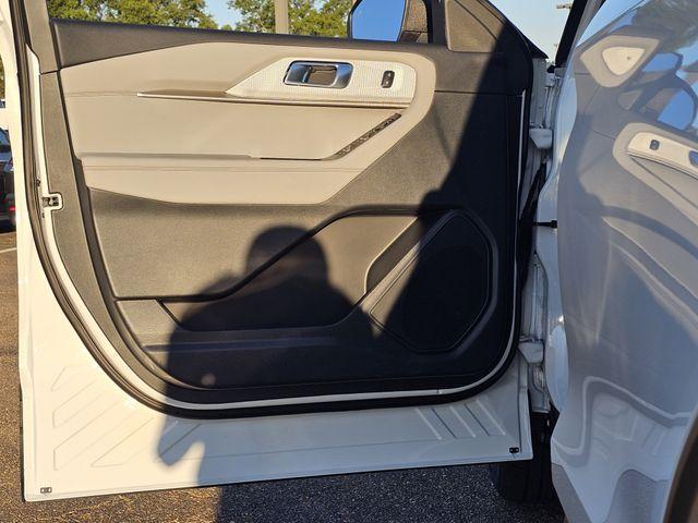 new 2025 Ford Explorer car, priced at $43,221