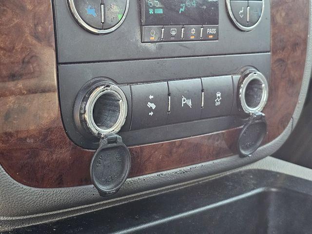 used 2012 Chevrolet Suburban car, priced at $7,900