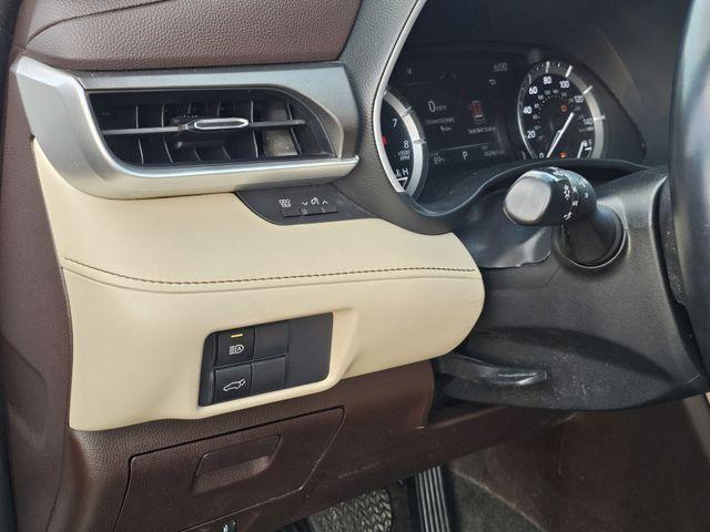 used 2021 Toyota Highlander car, priced at $26,000