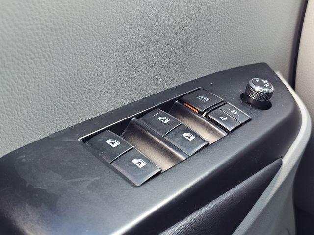 used 2018 Toyota Highlander Hybrid car, priced at $19,400