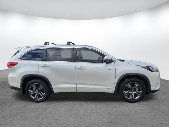 used 2018 Toyota Highlander Hybrid car, priced at $19,400