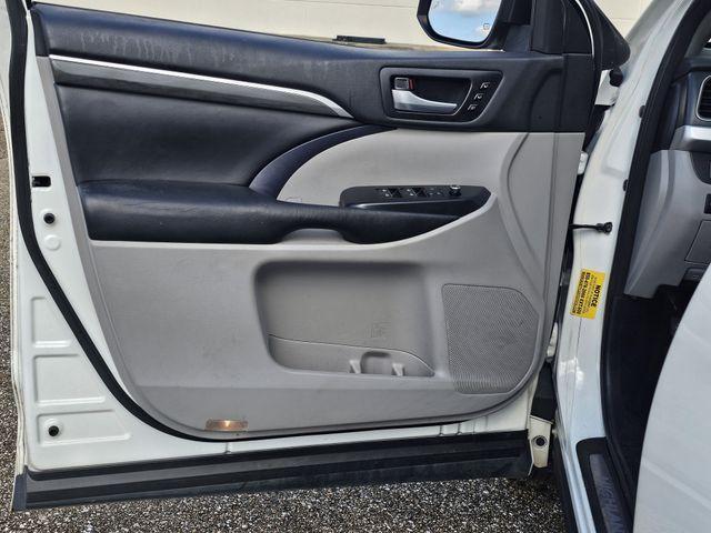 used 2018 Toyota Highlander Hybrid car, priced at $19,400