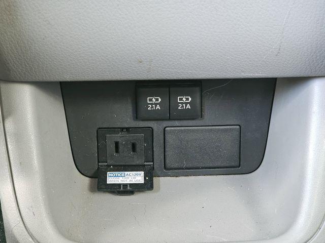 used 2018 Toyota Highlander Hybrid car, priced at $19,400