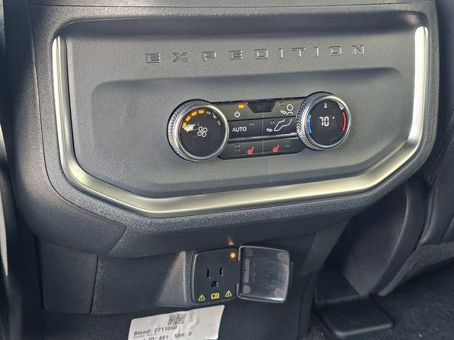 new 2025 Ford Expedition car, priced at $80,969