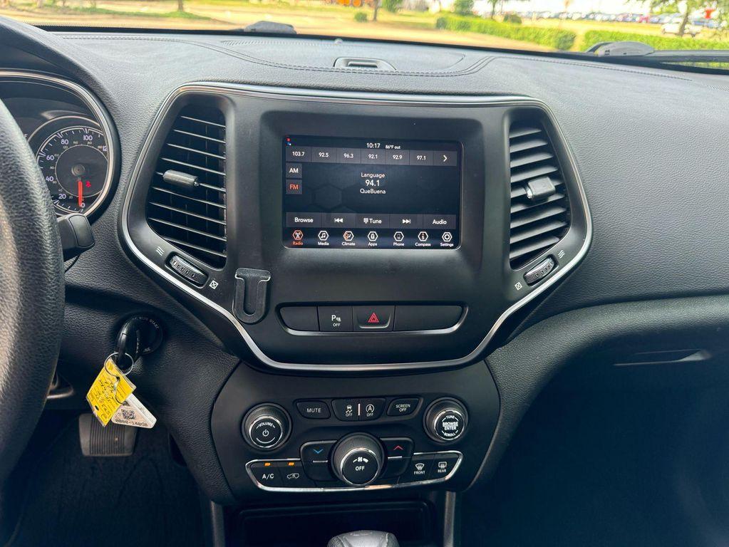 used 2020 Jeep Cherokee car, priced at $13,975