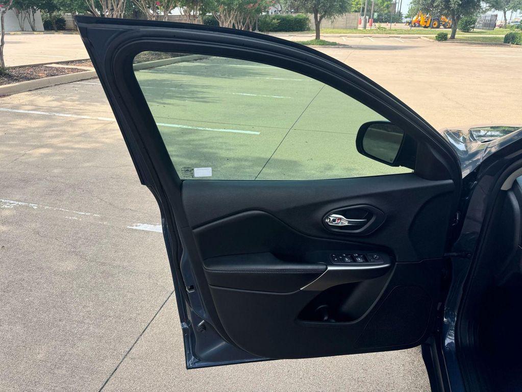 used 2020 Jeep Cherokee car, priced at $13,975