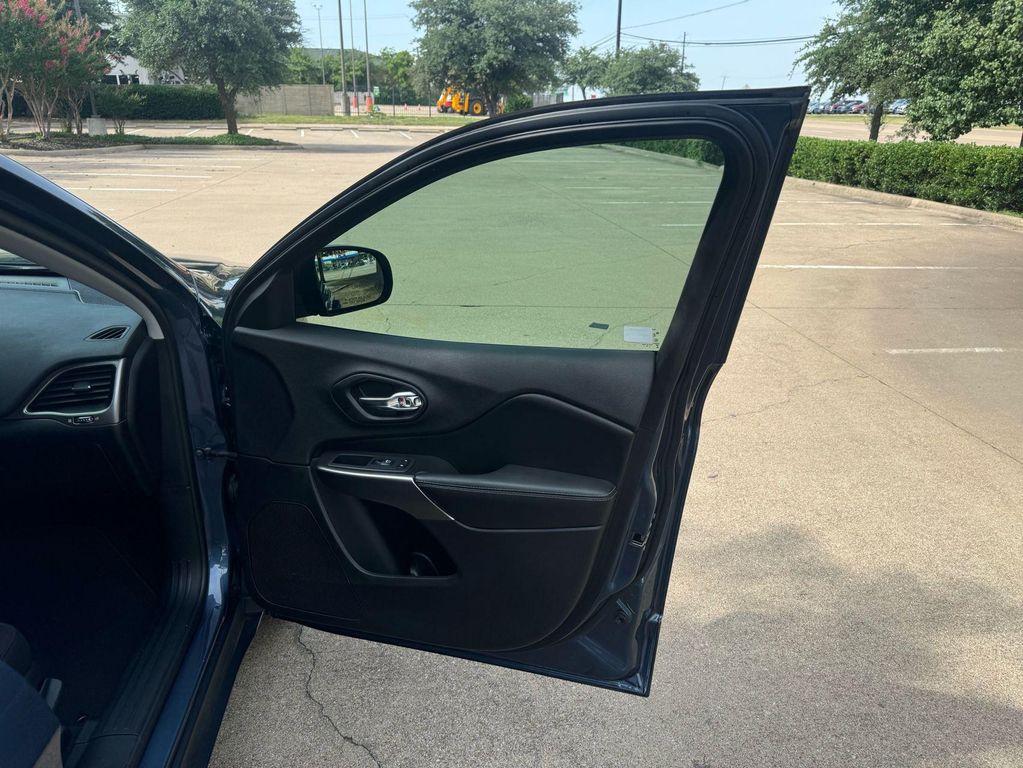 used 2020 Jeep Cherokee car, priced at $13,975