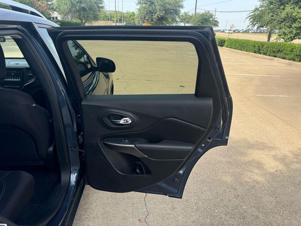 used 2020 Jeep Cherokee car, priced at $13,975