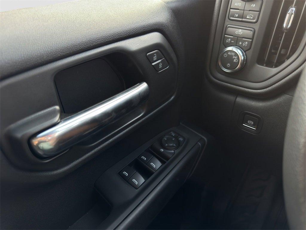 new 2025 GMC Sierra 1500 car, priced at $38,680