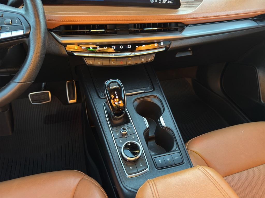 used 2024 Cadillac XT4 car, priced at $35,992