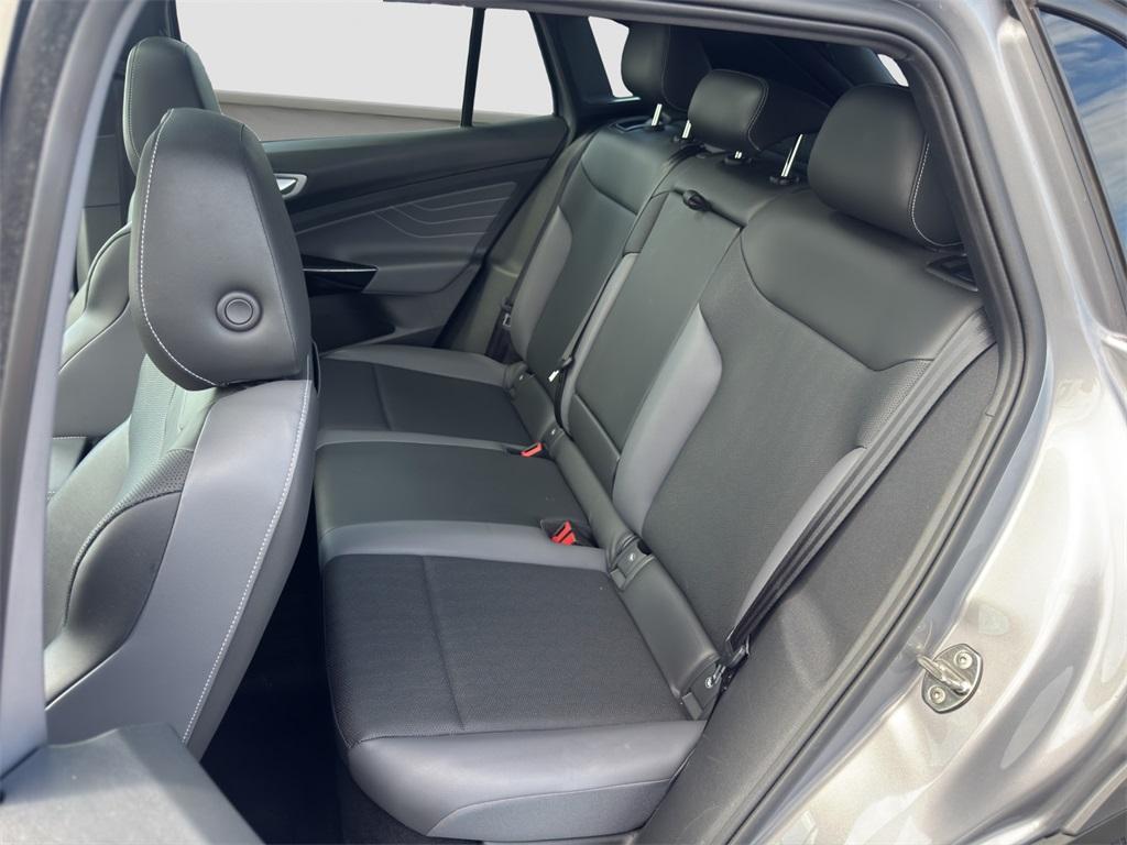 used 2023 Volkswagen ID.4 car