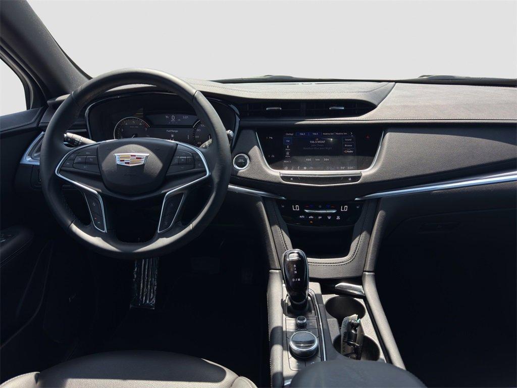 used 2024 Cadillac XT5 car, priced at $37,994
