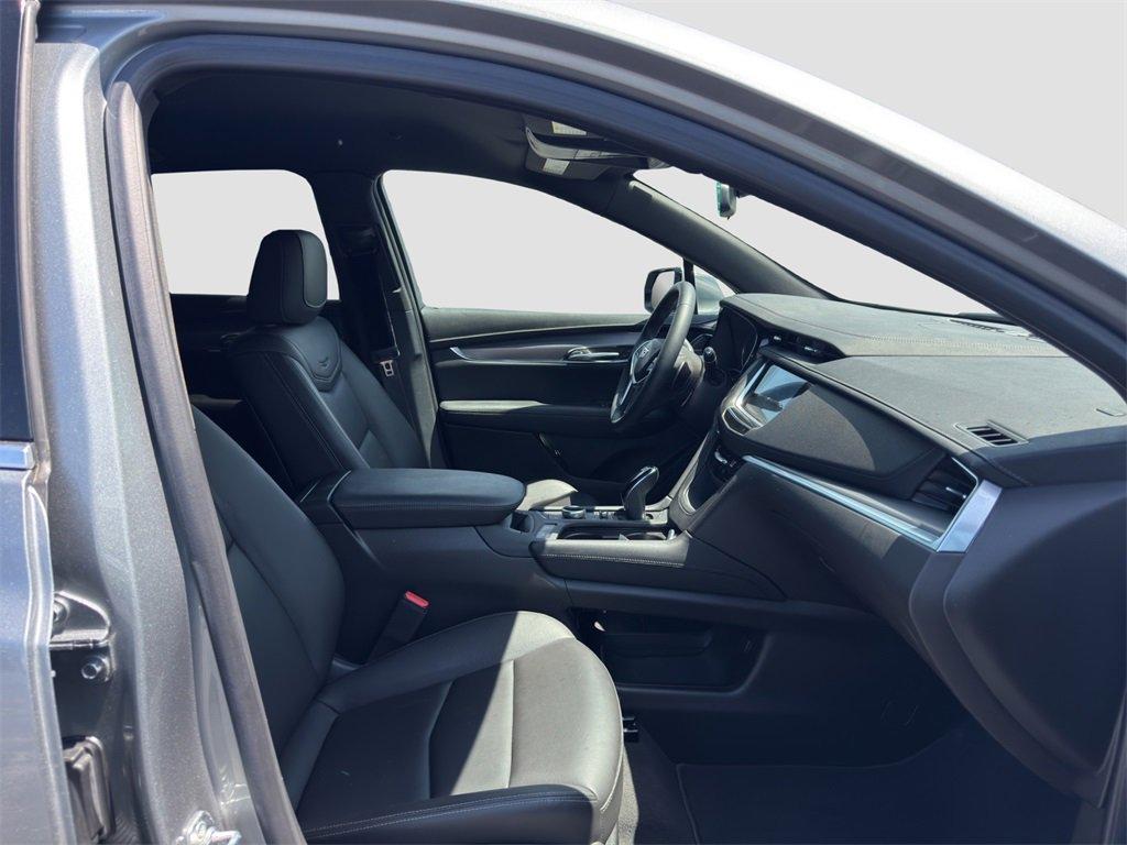 used 2024 Cadillac XT5 car, priced at $37,994