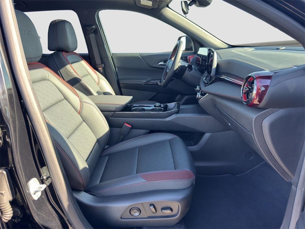 used 2025 Chevrolet Equinox car, priced at $32,204