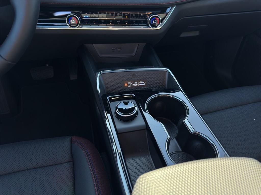 used 2025 Chevrolet Equinox car, priced at $32,204